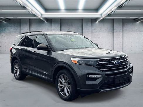 Used 2020 Ford Explorer XLT w/ Equipment Group 202A AWD/4WD image 3