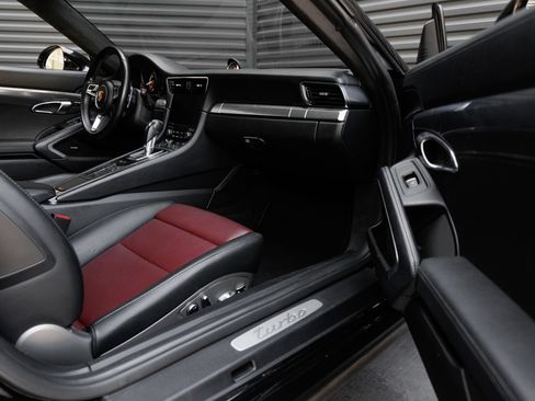 Certified 2018 Porsche 911 Turbo AWD/4WD image 36