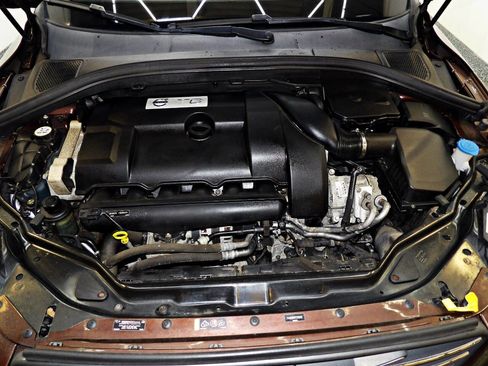 Used 2015 Volvo XC60 T6 Platinum w/ Inscription Package image 24