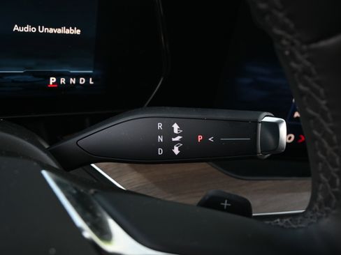 Used 2025 Chevrolet Tahoe High Country image 10