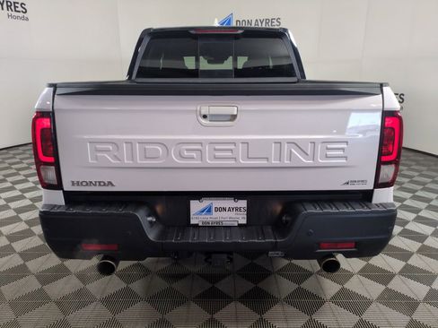 Used 2024 Honda Ridgeline Black Edition image 5