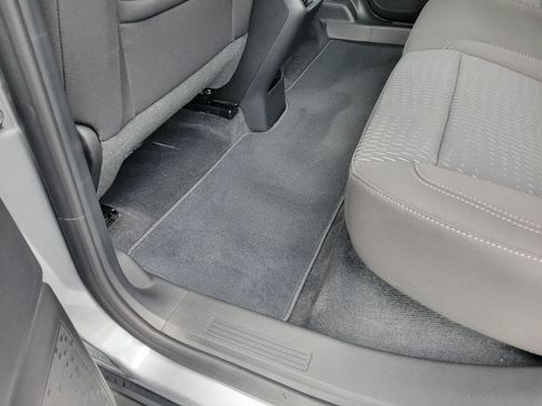 Certified 2026 Chevrolet Equinox LT FWD image 33