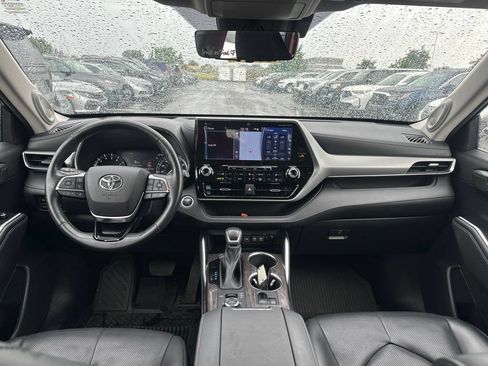 Used 2021 Toyota Highlander Platinum AWD/4WD image 21