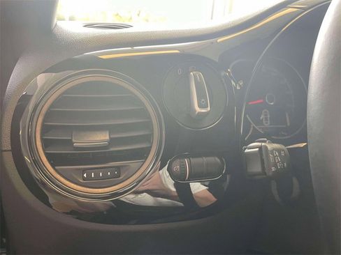 Used 2018 Volkswagen Beetle 2.0T S image 16