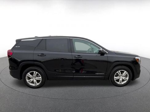 Used 2024 GMC Terrain SLE image 16
