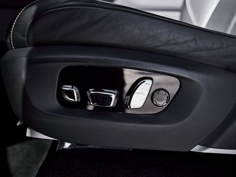 Used 2023 Rolls-Royce Cullinan AWD/4WD image 40