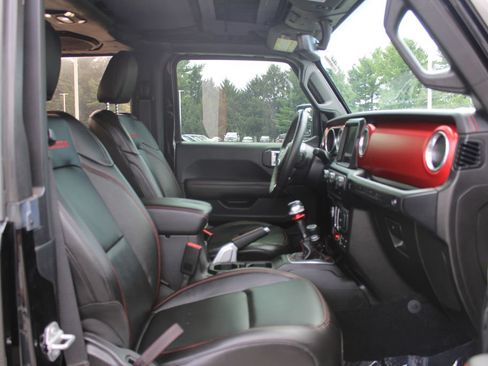 Used 2019 Jeep Wrangler Rubicon AWD/4WD image 13