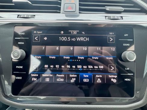 Certified 2022 Volkswagen Tiguan SE w/ Panoramic Sunroof Package image 16