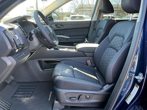 New 2026 Nissan Pathfinder SV image 12