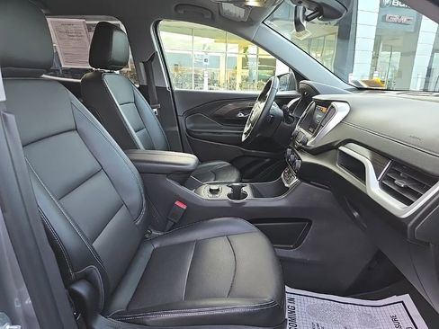 Used 2023 GMC Terrain SLT image 13