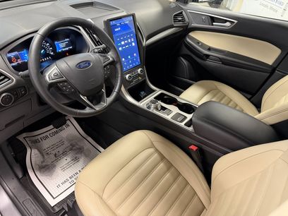 Used 2024 Ford Edge SEL w/ Convenience Package
