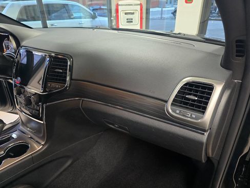 Used 2021 Jeep Grand Cherokee Limited image 41