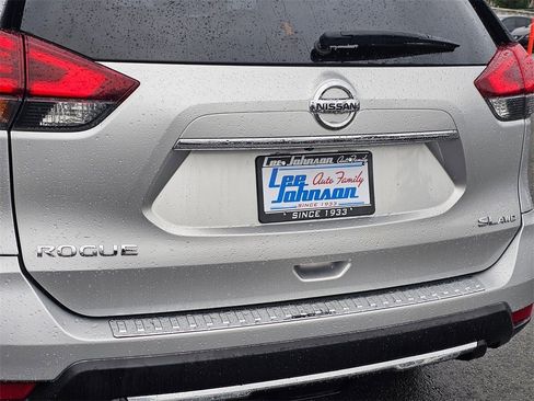Used 2018 Nissan Rogue SL w/ Premium Package image 26