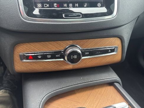 Used 2024 Volvo XC90 B6 Plus w/ Protection Package image 20