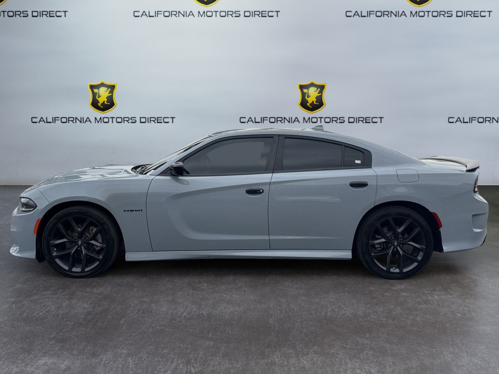 Used 2022 Dodge Charger R/T w/ Blacktop Package RWD image 2