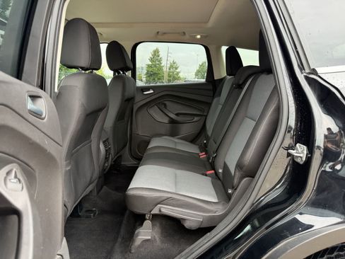 Used 2017 Ford Escape SE FWD image 18