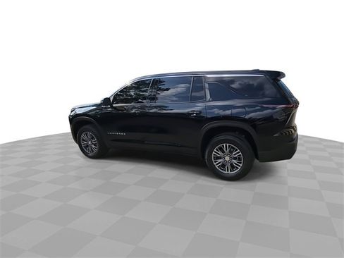 Used 2024 Chevrolet Traverse LS image 6