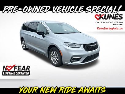 Used 2024 Chrysler Pacifica Touring-L