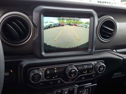 Used 2023 Jeep Wrangler Unlimited w/ Cold Weather Group AWD/4WD image 18