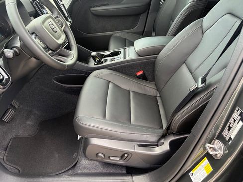 New 2026 Volvo XC40 B5 Core w/ Climate Package image 18