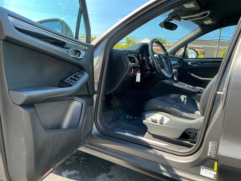 Used 2015 Porsche Macan S AWD/4WD image 17