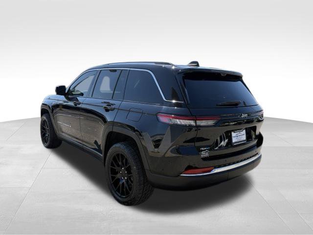 Used 2022 Jeep Grand Cherokee Limited 4xe w/ Luxury Tech Group II AWD/4WD image 11