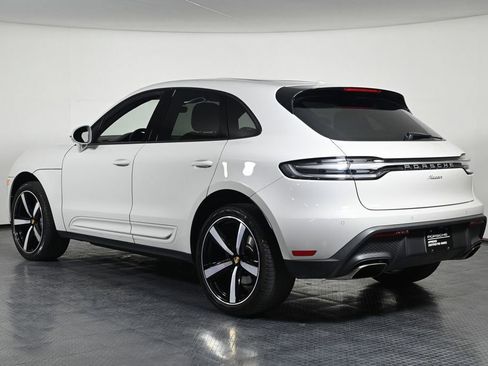 Certified 2023 Porsche Macan AWD/4WD image 3