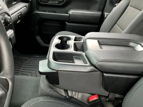 Used 2021 Chevrolet Silverado 2500 Custom w/ Custom Value Package image 19