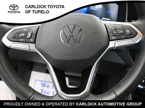 Used 2025 Volkswagen Jetta SE w/ Sunroof Package image 17