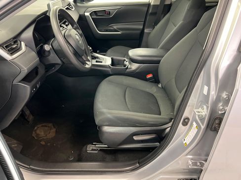 Used 2024 Toyota RAV4 LE image 18