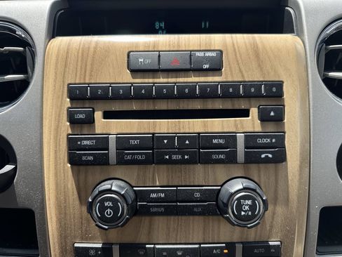 Used 2011 Ford F150 Lariat w/ Lariat Chrome Pkg RWD image 24
