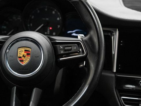Used 2022 Porsche Macan image 14