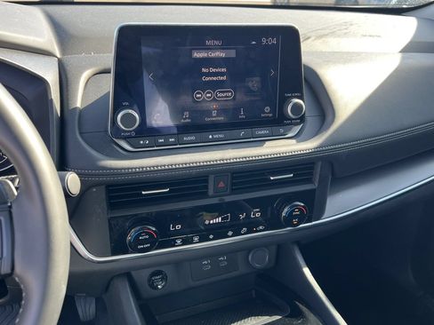 Certified 2025 Nissan Rogue SV FWD image 7