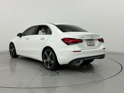 Used 2022 Mercedes-Benz A 220 image 3