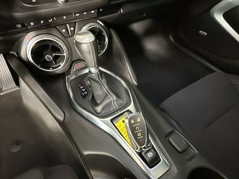 Used 2022 Chevrolet Camaro LT w/ Technology Package RWD image 20