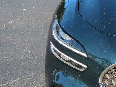 Used 2023 Genesis G70 3.3T image 10