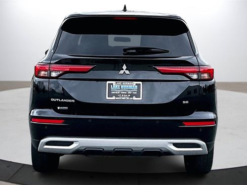 Used 2024 Mitsubishi Outlander SE image 7