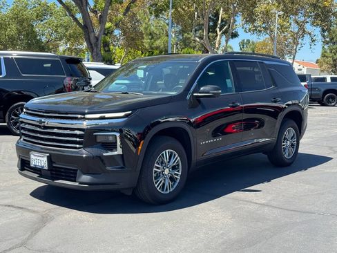 New 2026 Chevrolet Traverse LT w/ Driver Confidence Package FWD image 3