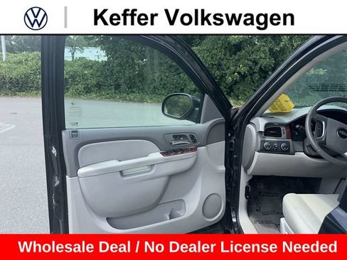Used 2013 Chevrolet Suburban LT w/ Luxury Package AWD/4WD image 14