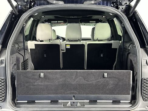 Used 2020 Land Rover Discovery HSE image 29