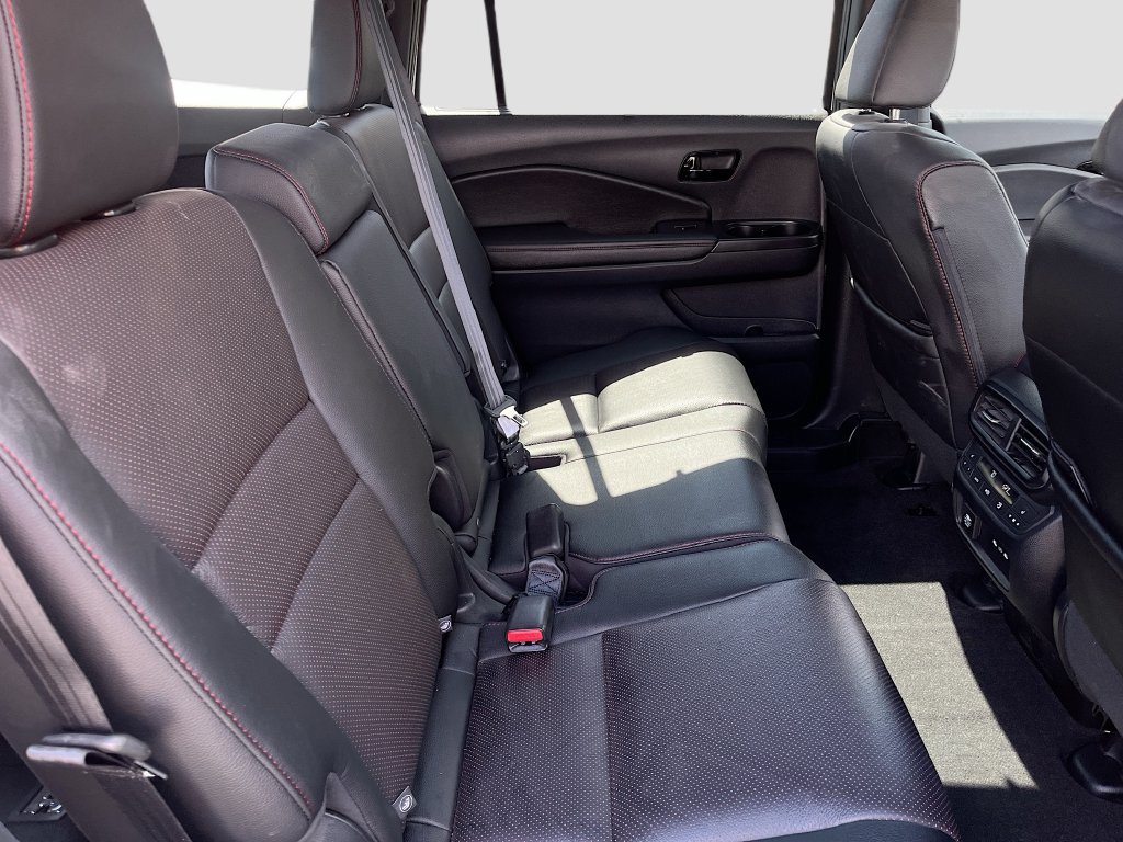 Used 2025 Honda Passport Black Edition image 28