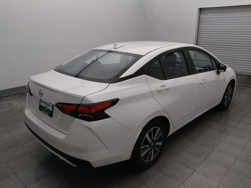 Used 2022 Nissan Versa SV FWD image 9