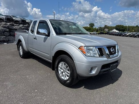 Used 2018 Nissan Frontier SV w/ Value Truck Package AWD/4WD image 9