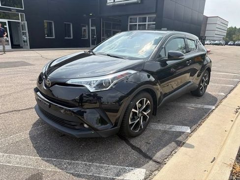 Used 2019 Toyota C-HR Limited FWD image 1