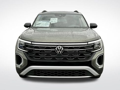 Used 2025 Volkswagen Atlas Peak Edition SE image 8