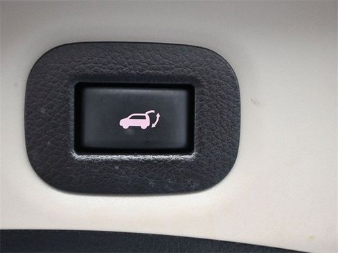 Used 2020 Nissan Rogue SV image 25