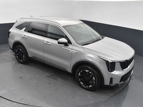 Used 2025 Kia Sorento S FWD image 38