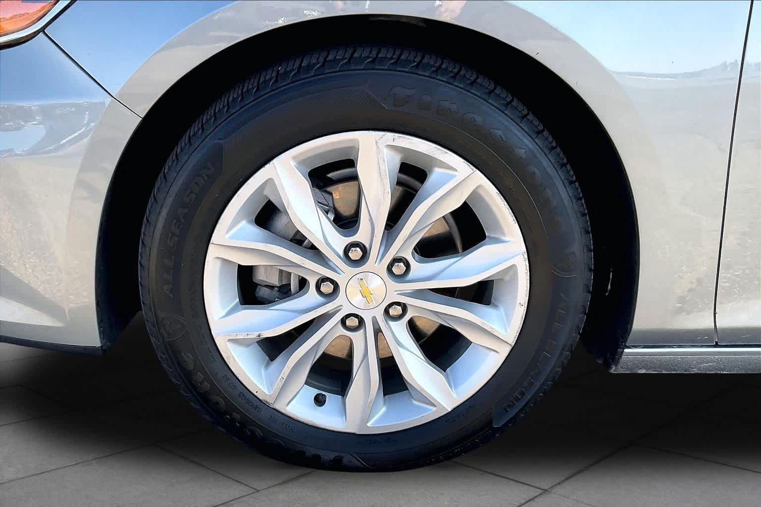 Used 2024 Chevrolet Malibu LT FWD image 11