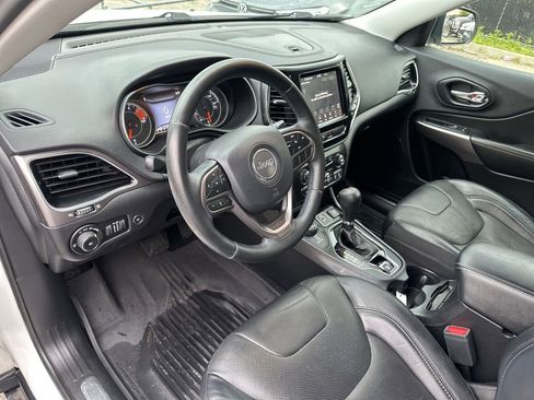 Used 2019 Jeep Cherokee Limited AWD/4WD image 9