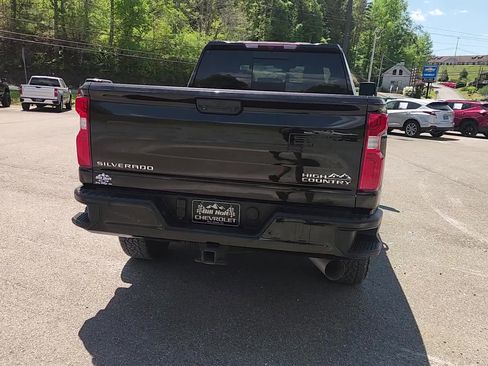 Used 2023 Chevrolet Silverado 2500 High Country w/ Safety Package II AWD/4WD image 9